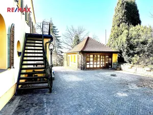 Pronájem vily, Perštejn, 700 m2