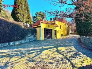 Pronájem vily, Perštejn, 700 m2