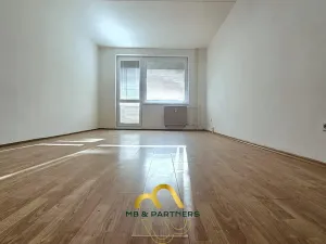 Prodej bytu 4+1, Chlum u Třeboně, Sídliště F. Hrubína, 87 m2