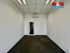 Pronájem kanceláře, Nupaky, Komerční, 100 m2