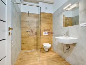 Pronájem bytu 2+kk, Jindřichův Hradec, nám. Míru, 39 m2