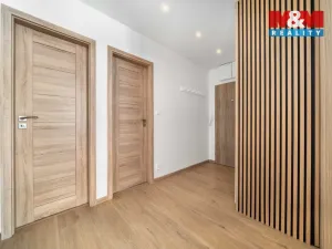Prodej bytu 3+kk, Praha - Prosek, Veltruská, 54 m2