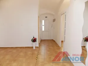 Pronájem kanceláře, Slaný, Husova, 40 m2