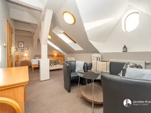 Prodej vícegeneračního domu, Lázně Bělohrad, Lázeňská, 529 m2