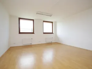 Pronájem kanceláře, Praha - Smíchov, Štefánikova, 63 m2