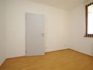 Pronájem kanceláře, Praha - Smíchov, Štefánikova, 63 m2