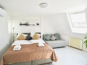 Prodej bytu 2+1, Praha - Nové Město, Školská, 55 m2