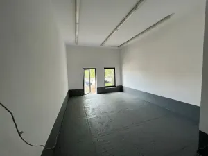 Prodej obchodního prostoru, Praha - Horní Počernice, Komárovská, 210 m2