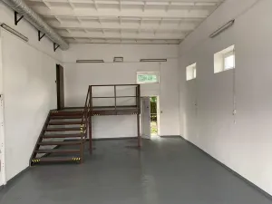 Prodej obchodního prostoru, Praha - Horní Počernice, Komárovská, 210 m2