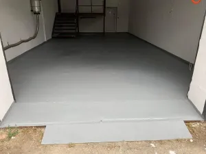 Prodej obchodního prostoru, Praha - Horní Počernice, Komárovská, 210 m2