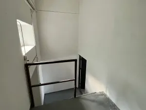 Prodej výrobních prostor, Praha - Horní Počernice, Komárovská, 210 m2