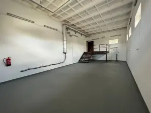 Pronájem skladu, Praha - Horní Počernice, Komárovská, 210 m2