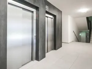 Pronájem bytu 1+kk, Praha - Karlín, Breitfeldova, 40 m2