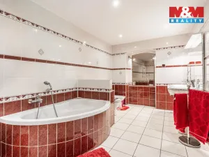 Prodej restaurace, Velké Březno, 700 m2