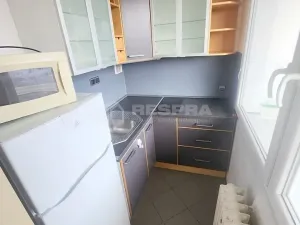 Prodej bytu 1+kk, Praha - Prosek, Veltruská, 35 m2