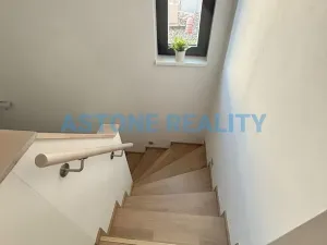 Pronájem rodinného domu, Praha - Ďáblice, Květnová, 172 m2