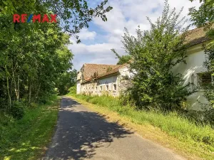 Prodej zemědělského objektu, Počedělice, 2500 m2