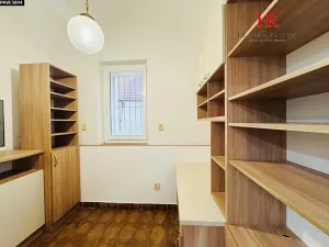 Pronájem obchodního prostoru, Benešov, Masarykovo náměstí, 60 m2