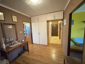 Prodej bytu 4+1, Kamenice, Sídliště II, 84 m2