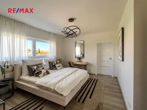 Prodej bytu 4+kk, Hradec Králové, Meruňková, 86 m2