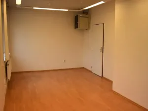Pronájem kanceláře, Chlumec, U Dálnice, 42 m2