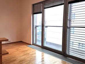 Pronájem bytu 1+kk, Praha - Vinohrady, Korunní, 42 m2