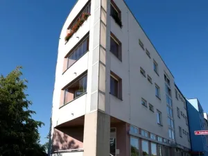 Pronájem bytu 2+kk, Hradec Králové - Kukleny, Pražská třída, 70 m2