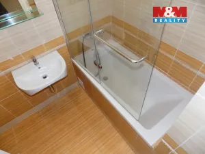 Pronájem bytu 2+kk, Děčín - Děčín II-Nové Město, Lužická, 41 m2