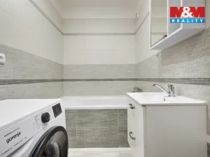 Prodej bytu 3+1, Jindřichův Hradec - Jindřichův Hradec V, Kosmonautů, 64 m2