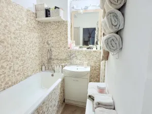 Pronájem bytu 2+1, Pardubice - Zelené Předměstí, Sladkovského, 65 m2