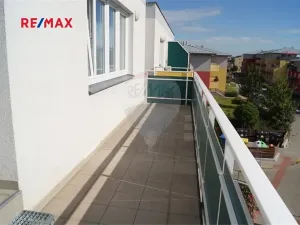 Pronájem bytu 1+kk, Praha - Vinoř, Českodubská, 36 m2