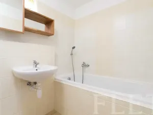 Prodej bytu 2+kk, Praha - Kbely, Herlíkovická, 50 m2