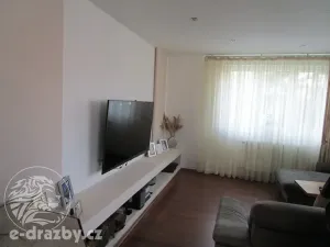 Dražba vícegeneračního domu, Praha - Letňany, Vamberská, 246 m2