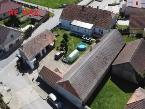 Prodej rodinného domu, Chrást, 280 m2