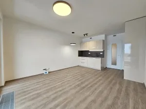 Pronájem bytu 1+kk, Praha - Hloubětín, Poděbradská, 34 m2