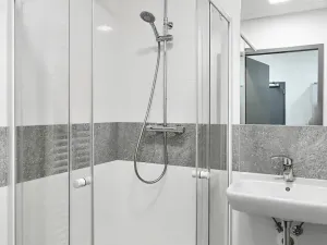 Pronájem kanceláře, Praha - Karlín, Sokolovská, 151 m2