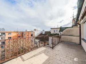 Pronájem bytu 1+kk, Praha - Vinohrady, Hradecká, 26 m2