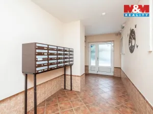 Pronájem bytu 1+kk, Praha - Háje, Květnového vítězství, 31 m2