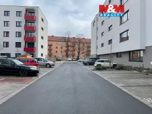 Pronájem garáže, Pardubice, Bratranců Veverkových, 14 m2