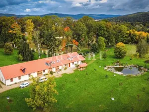 Pronájem komerční nemovitosti, Mirošov, náměstí Míru, 1364 m2