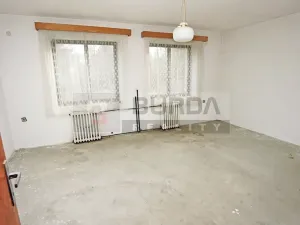 Prodej podílu rodinného domu, Zeleneč, Kasalova, 285 m2