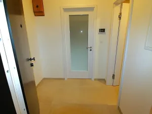 Pronájem bytu 2+kk, Praha - Nusle, Vrtbova, 43 m2