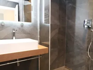 Pronájem bytu 3+1, Karlovy Vary, Hlávkova, 67 m2