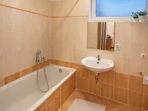 Pronájem bytu 2+kk, Praha - Černý Most, Půdova, 58 m2