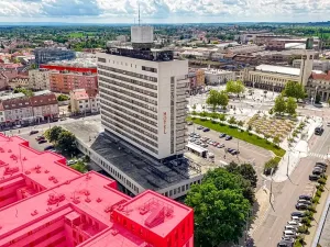 Pronájem restaurace, Hradec Králové, Kollárova, 444 m2