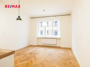 Pronájem bytu 2+kk, Praha - Vinohrady, Záhřebská, 49 m2