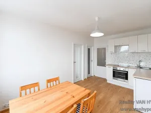 Pronájem bytu 2+kk, Praha - Letňany, Třinecká, 39 m2