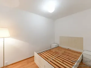 Pronájem bytu 2+kk, Praha - Letňany, Třinecká, 39 m2
