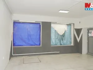 Pronájem obchodního prostoru, Teplice - Trnovany, Masarykova třída, 40 m2