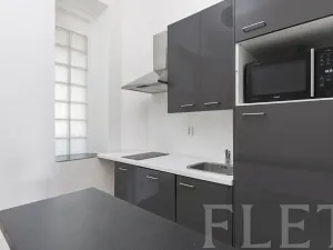 Pronájem bytu 1+1, Praha - Holešovice, Kamenická, 40 m2